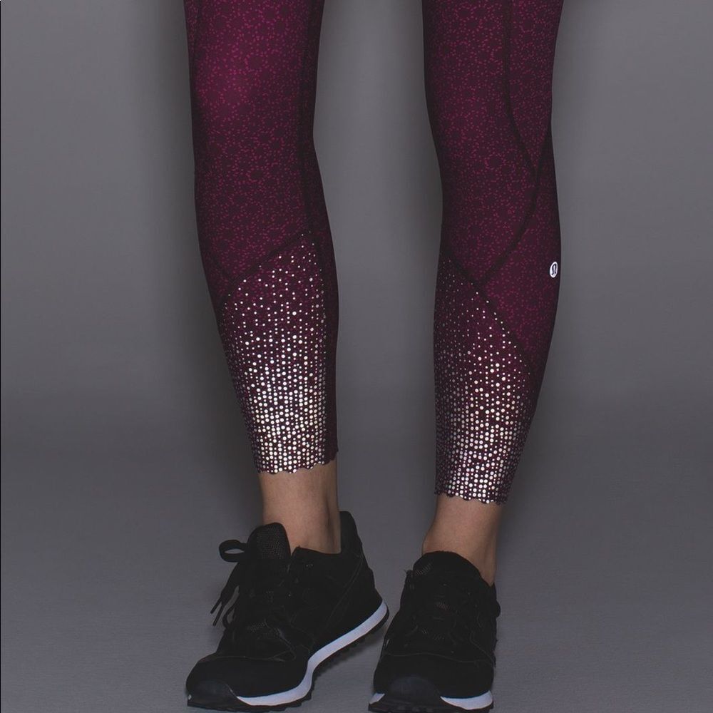 LIKE new Lululemon Tight Stuff Tight
Star Pixel Raspberry Bordeaux Drama​​​